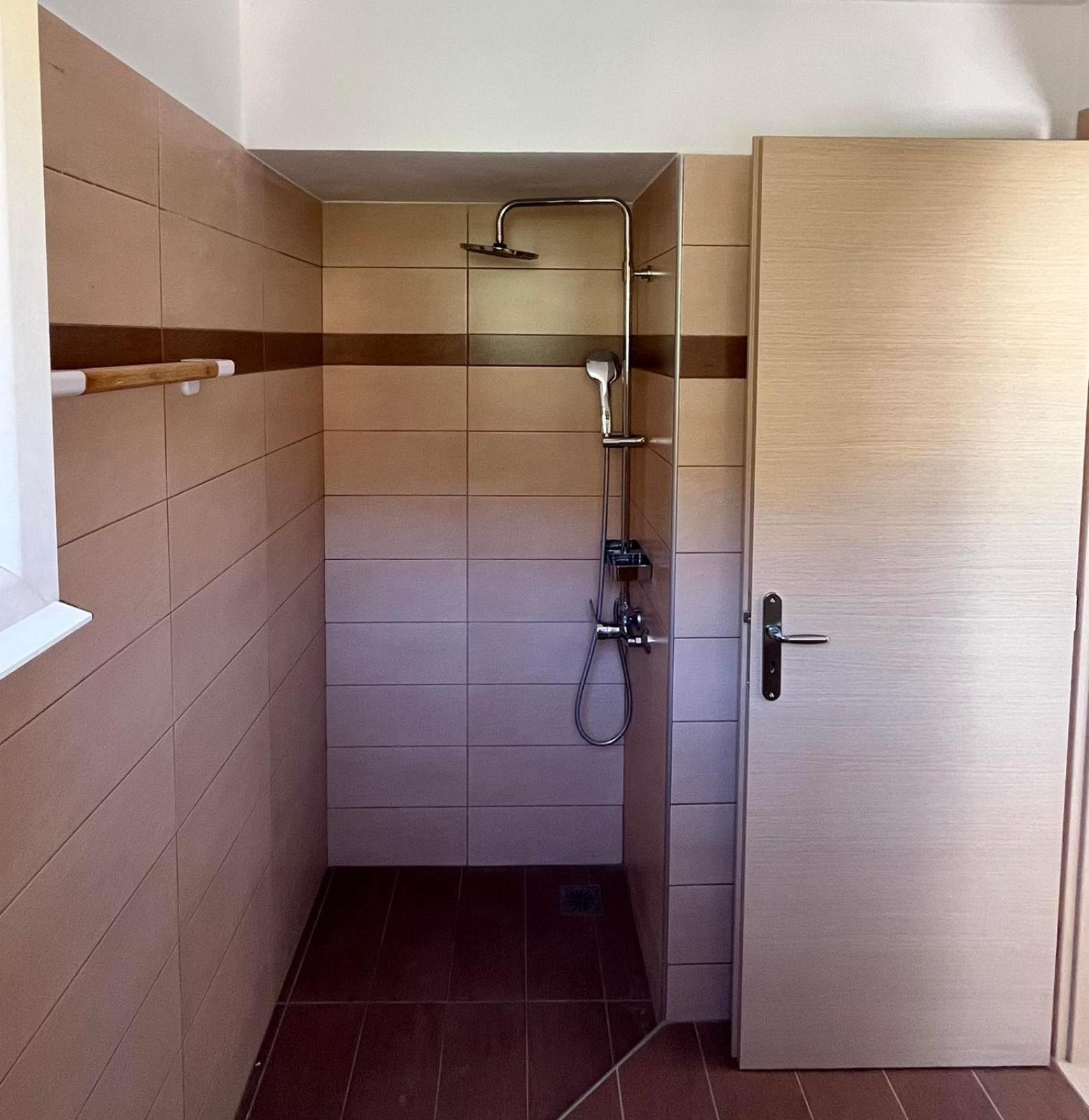 Vegera Holiday Homes Плакіас Екстер'єр фото